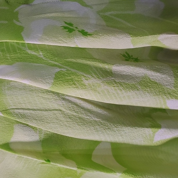 Saks fifth Ave Real Clothes, 100% silk Wrap skirt beautiful green. med. Y2k - Picture 2 of 11